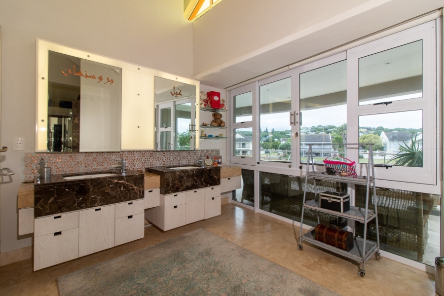 5 Bedroom Property for Sale in Royal Alfred Marina Eastern Cape